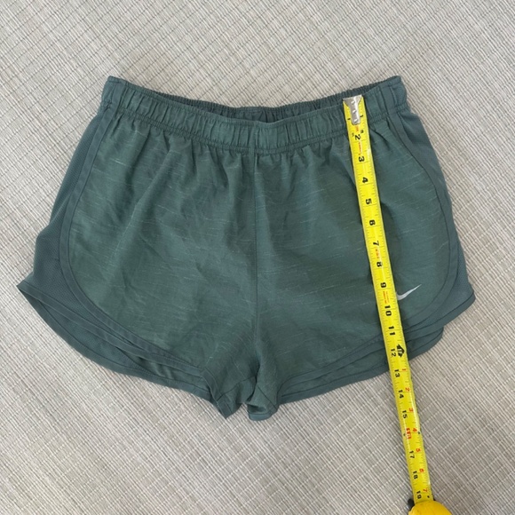 Nike heather green, athletic dry-fit, lined shorts, size Large - Picture 2 of 4